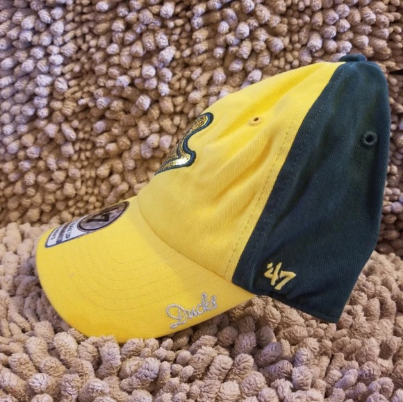 NCAA Oregon Ducks Womens Sparkle Hat - Picture 5 of 8